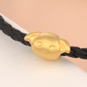 Chow Sang Sang 周生生 999 Gold Harry Potter Dobby Charm for Women & Men 93945C (Bracelet Not Included)