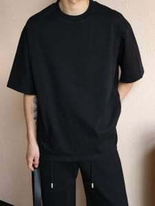 Breathable XG Original เสื้อยืดแขนสั้นผู้ชายใหม่ High-end Design S-shape ไหล่ผ้าฝ้ายรอบคอสีทึบ