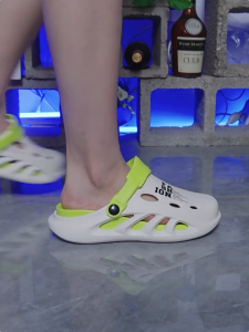 TOMM.JK รองเท้าแตะหัวโต  รองเท้าผู้ชาย แบบสวม รัดส้นได้ นิ่มใส่สบาย  เบา ใส่สบาย นิ่มเท้า คุณภาพดี งานยางPVC