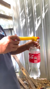 🔥ลดล้างสต็อค🔥กระบอกฉีดน้ำแรงดันสูง หัวพ่นยาสำหรับใช้กับขวดน้ำอัดลมได้ แบบปั๊มมือ หัวปั้มน้ำ(1 ชิ้น)