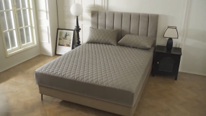 100% Waterproof Mattress Protector Quilted Cotton Fitted Bed Sheet Machine Washable Leaf Pattern Design Bed Cover