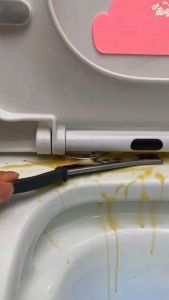 แปรงทำความสะอาดรางหน้าต่างหรือประตูบานเลื่อนมีความยืดหยุ่นสูงและทนต่อการสึกหรอ หลังจากใช้งานล้างด้วยน้ำเพื่อคืนความสะอาดเหมือนใหม่ หลุมแขวนสามารถแขวนและใช้พื้นที่น้อยลง