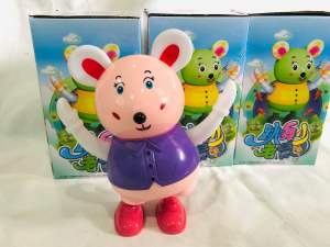 ของเล่นหุ่นหนูเต้นระบำ ตุ๊กตาเต้นได้มีเสียงมีไฟ