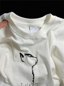 White Round Neck Inner Wear T-shirt: Kitten Print & Stylish Loose Plus Size