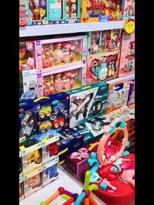 Đồ chơi lêgo hộp bút giúp bé phát triển mọi khía cạnh.tinh mắt.sáng tạo tư duy tốt và tự làm cho mình đồ trang trí cho bàn học của bé