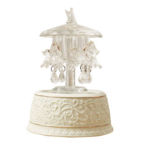 Crystal Carousel Music BoxLuxury Color Change LED Light Luminous Rotating 3-Horse Clockworek Musical BoxBest Birthday Gift for Girlfriend Wife for Christmas