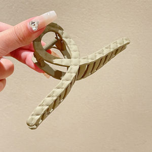 กิ๊บติดผมรูปฉลามสไตล์ฝรั่งเศสขนาดใหญ่ สไตล์หลวมๆ กิ๊บติดผมสุดเก๋สำหรับผู้หญิง กิ๊บติดผมแบบใหม่ปี 2023 ที่มีสไตล์และหรูหรา