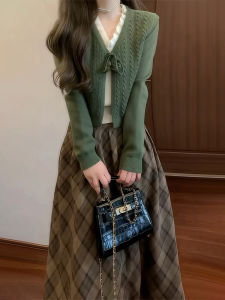 Green Knitted Sweater Set Dress Womens Fashion Autumn Winter High Waist Long Skirt Two-Piece Suite Vintage Style City Commute