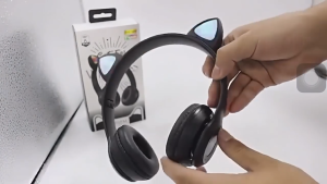 P47M Cat Ear Bluetooth 5.0 Headphones Foldable Over-ear Headphones Wired Headset With Microphone LED Light