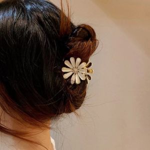 Pearl Daisy Hair Clip Cute Metal Flower Hairpin Hair Accessories