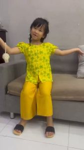 BỘ BÀ BA VẢI LỤA CỔ VUÔNG TAY NHÚN CHO MẸ VÀ CỔ TRÒN CHO BÉ GÁI