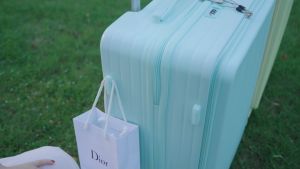 กระเป๋าเดินทาง 20/24นิ้ว ด้วยอินเทอร์เฟซชาร์จ USB และฟังก์ชั่นที่วางแก้ว กระเป๋าเดินทาง การเดินทางไปต่างประเทศ luggage