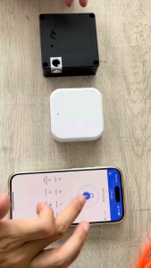 G2 G3 ttlock trung tâm điều khiển khóa tủ khóa phòng thông minh từ xa bằng điện thoại wifi.