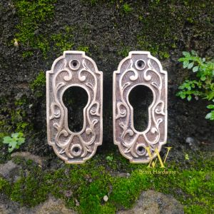 Tutup Lubang Kunci Pintu Kuningan Motif Segi Delapan Ukir 2 Pcs