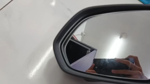 กระจกมองข้างขวา