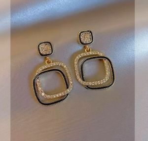 ต่างหู Be Your Bag ก้านเงิน S925 สีเหลี่ยมมน ซ้อนไข้ ราคา 2061 (B4)