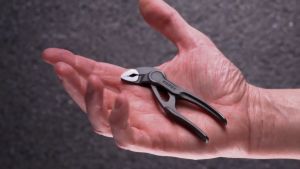 KNIPEX 87 00 100 Cobra XS Pipe Wrench Water Pump Pliers 8700100 EDC 4" Perengkuh Paip Mini