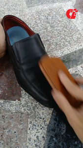 ครีมขัดเงารองเท้า แว๊กซ์ขัดรองเท้า Shoe polish Shoe shine Shucare Shoe cream 50 ml