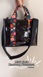 SOVLO Mini Cleo Kembang Nusantara Hitam - Tas Selempang Wanita/Tas Sling Bag Wanita