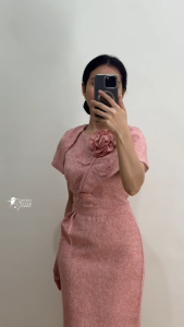 Feminine Pink Midi Dress – Elegant Floral Detail Dress Wedding Guest Graduation Church Outfit
