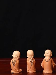 Tượng chú tiểu trang trí - nhiều sắc thái vui vẻ hạnh phúc bình an