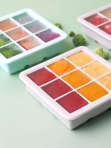 ถาดซิลิโคนแช่แข็งอาหารเด็ก บล็อคซิลิโคนเก็บอาหาร ทรงสี่เหลี่ยม พร้อมฝาปิดซิลิโคน วัสดุฟู๊ดเกรดไร้สารพิษ 100% สีอ่อน