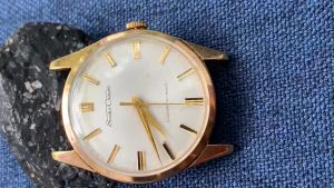 Đồng hồ nam Seiko Crown cơ cót 21 jewels của Nhật