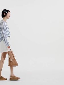 Hotwind | Áo Blouse cổ tròn sọc dọc nữ mới mùa hè