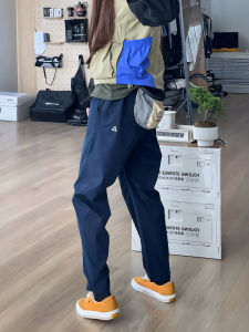 กางเกงทำงานทรงหลวมขาตรงสีน้ำเงินเข้มสำหรับผู้ชายและผู้หญิง กางเกงขายาวทรงหลวมสำหรับเดินป่าและเล่นกีฬากลางแจ้งแบบลำลองสไตล์อเมริกัน