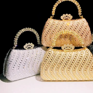 European and American fashion hot diamond banquet bag cheongsam dress inlaid with diamonds bag ins wedding hand dinner womens bag