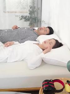 Gối Cổ Hình Chữ C Thiết Kế Lỗ Kép Chất Liệu Mút Nhớt Có Thể Giặt Được Hỗ Trợ Cổ Và Vai Cho Người Lớn