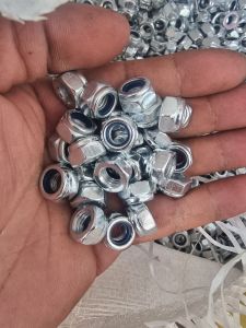 50 ê cu lục giác khóa chặt chống trượt 8ly ( ê cu nhựa M8x1.25)