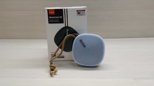 Yoobao M1 Ergonomic Design Portable Wireless Bluetooth Speaker V4.2 with Built-in Microphone Super Bass