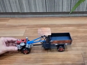 Mô Hình Xe Công Nông Phiên Bản Có Đèn Phun Được Khói . Tiếng Máy Nổ Y Như Thật. Sử Dụng Pin Sạc. Chất Liệu Hợp Kim Nhôm