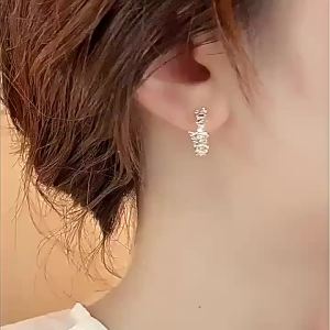 หักเงิน C-Type ทองและเงินสตั๊ดต่างหู ins บุคลิกภาพออกแบบหรูหราหรูหราระดับไฮเอนด์