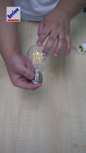 หลอดไฟ LED E27 4W แสงวอร์มไวท์ UPPAL (A-14)