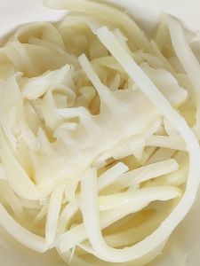 ลำไยรสเปรี้ยวจากลุงตู่ แหล่งกำเนิดพิเศษ ลำไยสดๆ กลิ่นหอมสดชื่น สุกเต็มที่ บรรจุกล่องไม้ขนาดใหญ่ 750 กรัม