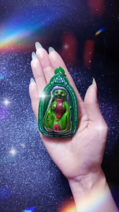 Thai Amulet 招財楠派女靈護身牌 Serthi Wealth Nang Prai Amulet