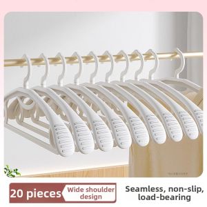 Non-slip and Shape-preserving Clothes Hanger