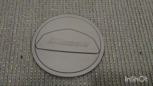 ครอบฝาถังน้ำมัน/กันรอยฝาถังน้ำมัน สีดำด้าน รุ่น5ประตู มาสด้า mazda2 2015-2019  (R)