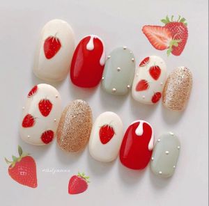 Kuku Palsu Nail Art Strawberry Milk