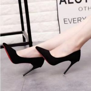 รองเท้าส้นสูงหัวแหลมส้นกลาง 5 ซม. สำหรับผู้หญิง ฤดูใบไม้ผลิและฤดูใบไม้ร่วง รองเท้าทำงานแบบใหม่ รองเท้าหนัง PU ส้นยาง