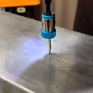 ปอกสวมหัวไขควงแม่เหล็ก สวมดอกไขควง ใช้สำหรับสวมดวกไขควงเพื่อให้ง่ายกับการยึดสกรู มี 3 เฉดสี