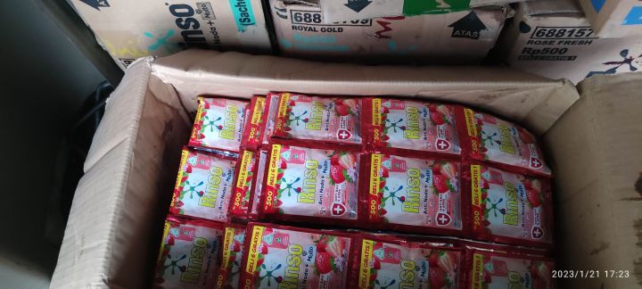 Rinso%20Molto%20Anti%20Noda%20500%20Sachet%20Renteng%20isi%2042%20Rinso%20Cair%20No%20Putus%20-%20Image%206