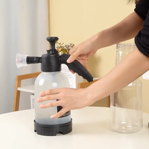 ถังฉีดโฟมล้างรถ ถังฉีดพ่นโฟม ความจุ 2L ขวดเดียวล้างรถได้ทั้งคัน บรรจุขนาดใหญ่ ใส่น้ำสะดวก สีเทา ช่องเปิดขนาดใหญ่