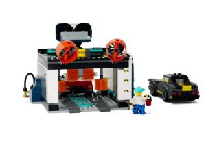 LEGO City 60497 Drive-Through Car Wash (583 Pieces)