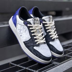 รองเท้าแฟชั่นปักรองเท้าสไตล์จีนรองเท้าบุรุษทันสมัยทำจากผ้าไหมแพนด้าสีน้ำเงินหางแพนด้าสำหรับฤดูร้อนกีฬาและพักผ่อน