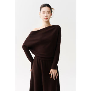 Stylish Asymmetric Shoulder Knitted Suit Set