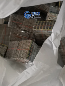 1000 pcs MAINAN GOSOKAN BOOM TENGKORAK TITIK 15 16 18 20 22 24 25 BELAKANG HITAM SUDAH TERGUNTING RAPIH