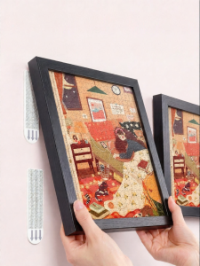 CHUSHE | Powerful Adhesive Hook for Frame Picture Hanging